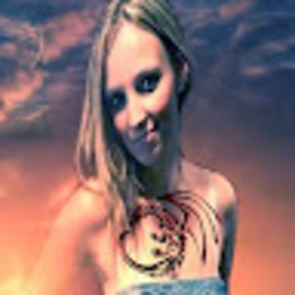 Meet your Posher, Belle - Picture 1 of 1